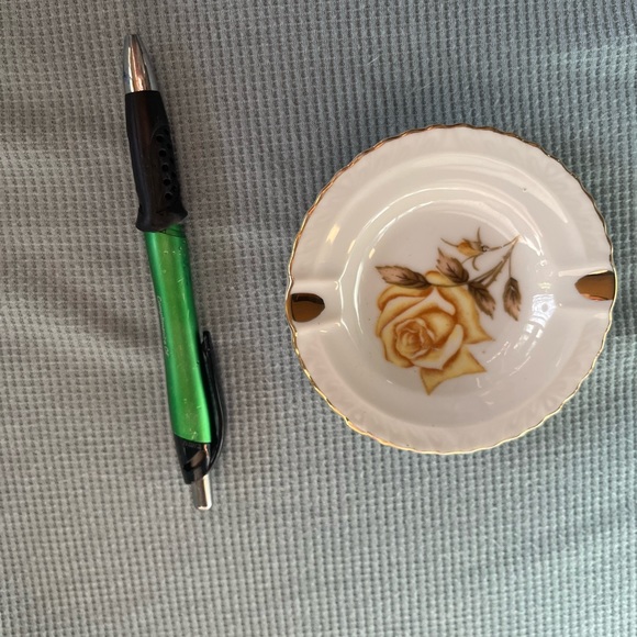 Antique/vintage, mini ceramic ashtray, Japan ORIGstamp, very unique, yellow rose - Picture 7 of 8